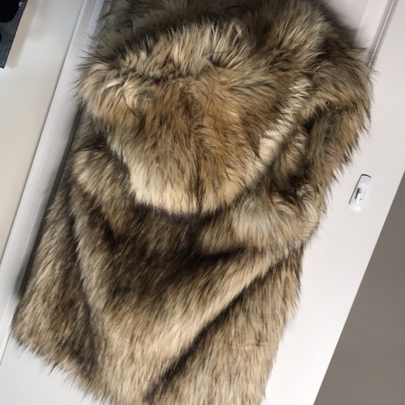 Aritzia Talula Faux Fur Vest Size XXS - Picture 7 of 8